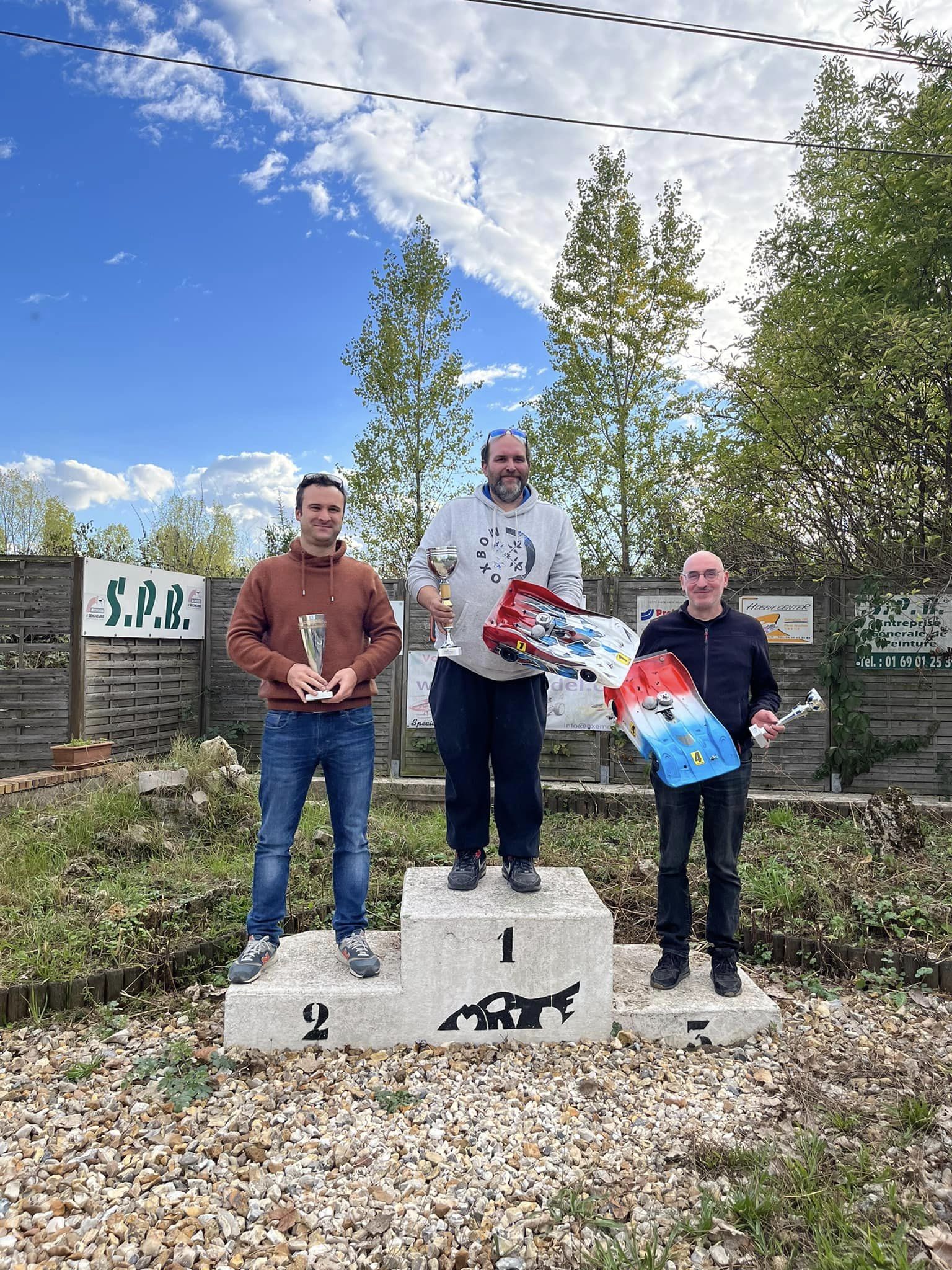 Podium 1/8 4x4